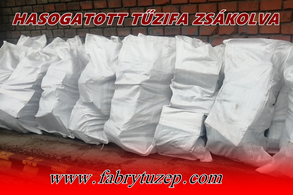 Hasogatott tűzifa zsákolva a Fábry Tüzépen 